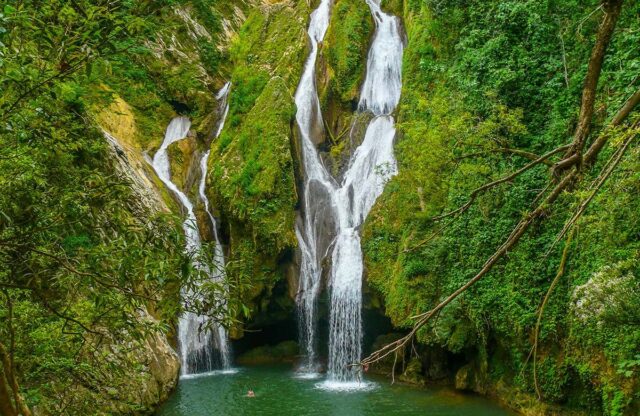 KUBAVegas_Grande_Waterfall-Topes_de_Collante-Trinidad